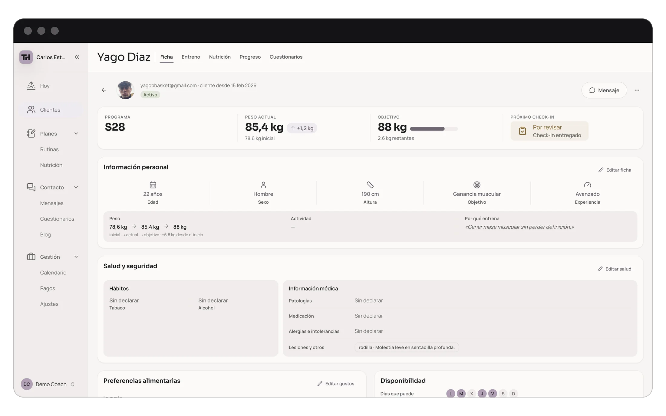 Ficha de cliente en el panel web, con historial y hábitos